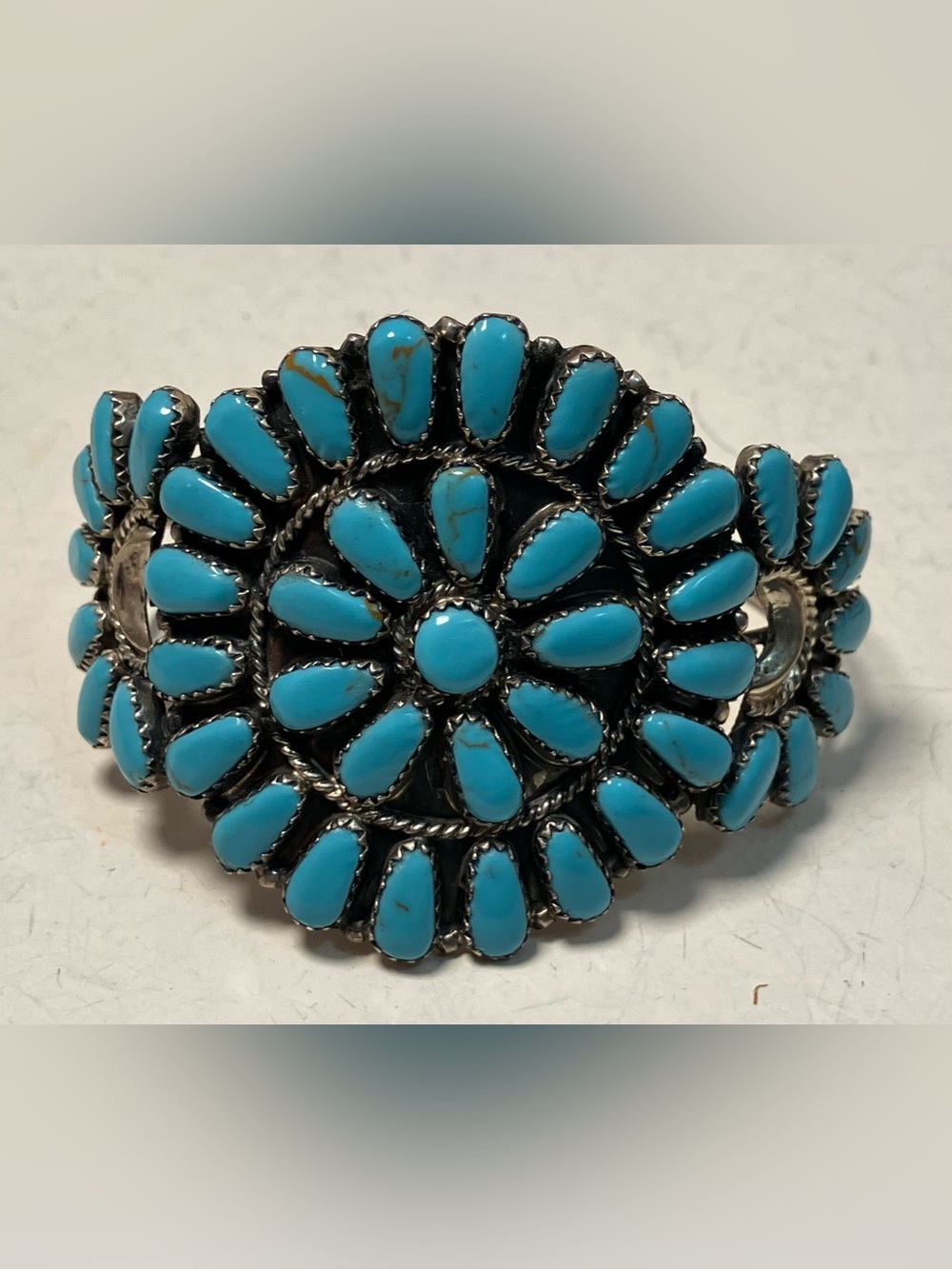 Vintage Navajo Sterling Silver Kingman Turquoise Cluster Cuff Bracelet JP